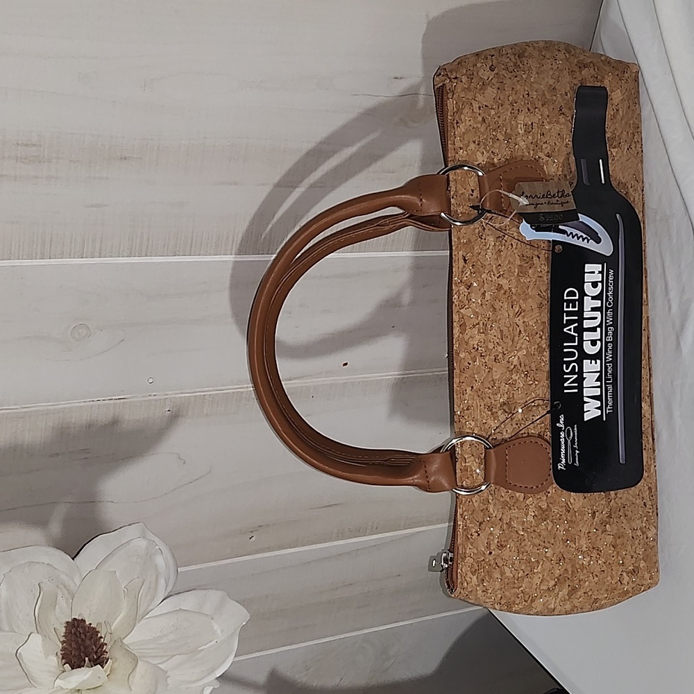 Thermal Insulated Wine Clutch / Thermal Lined Wine Bag With Corkscrew